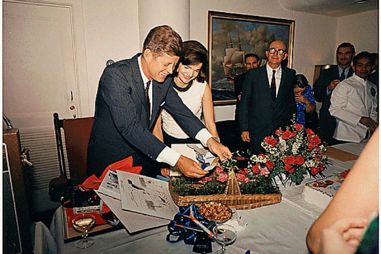 John F. Kennedy et la Première dame Jacqueline Kennedy lors de l'anniversaire du président américain, le 29 mai 1963.  - Credit:CNP/AdMedia/SIPA