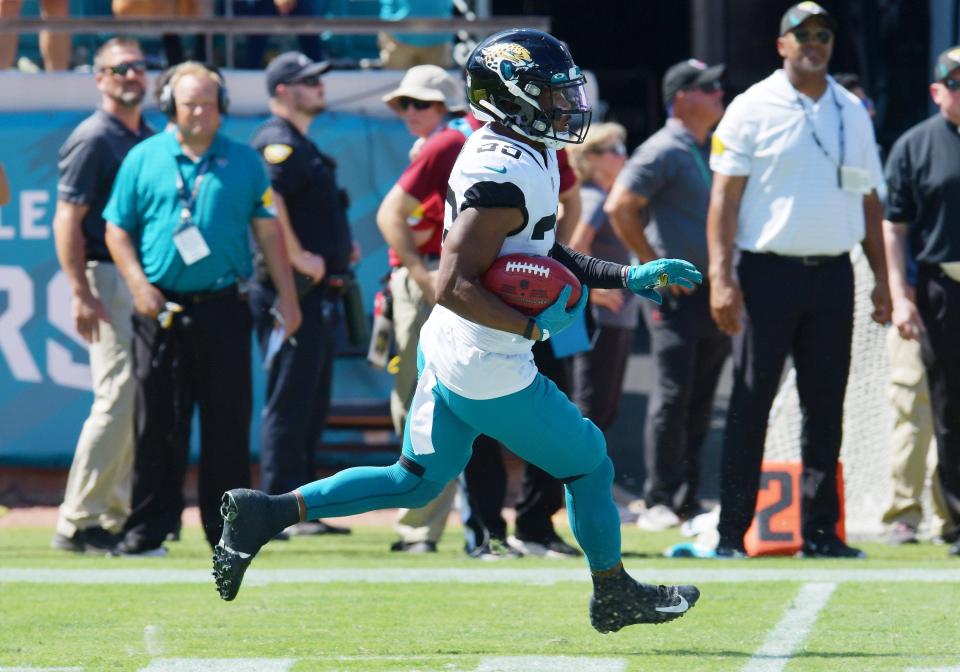 Jaguars wide receiver Jamal Agnew (39) runs the ball 109 yards for a touchdown, tying an NFL record, after catching a missed field goal attempt against the Cardinals on Sept. 26.