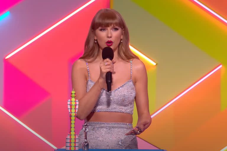 Taylor Swift, al ser homenajeada como artista "icónica" en los Brit Awards 2021