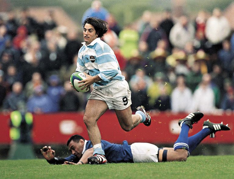Agustín Pichot, jugando con los Pumas, año 2000