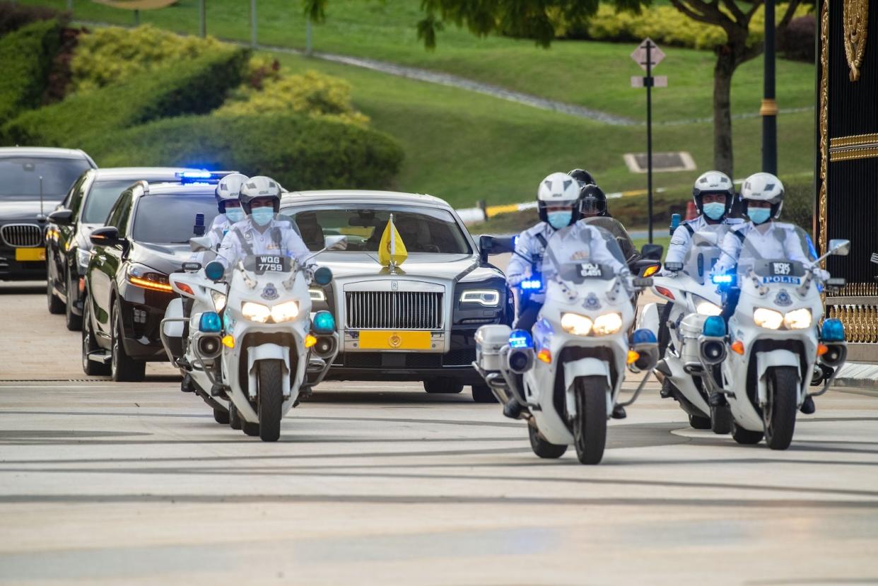A picture of a VIP convoy for the Malaysian Agong