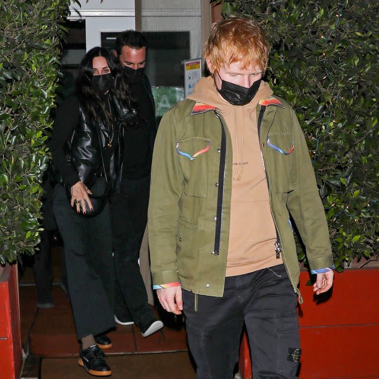 Ed Sheeran compartió una cena con su amiga Courteney Cox y el novio de la ex Friends: el líder de Snow Patrol, Johnny McDaid