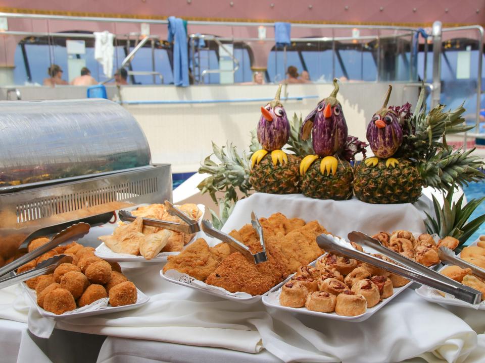 cruise buffet