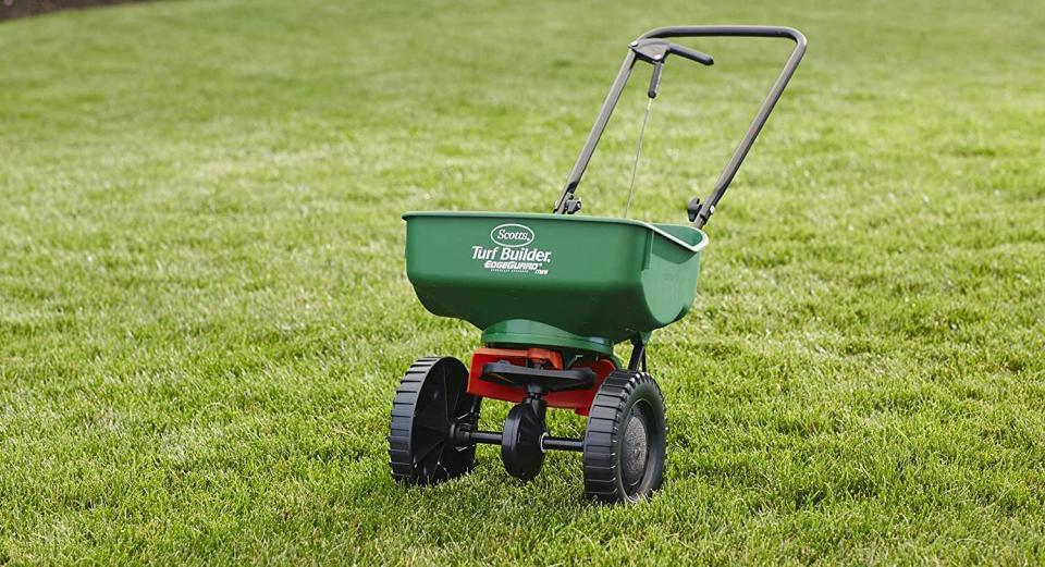 Scotts Turf Builder EdgeGuard Mini Broadcast Spreader (Photo: Amazon)