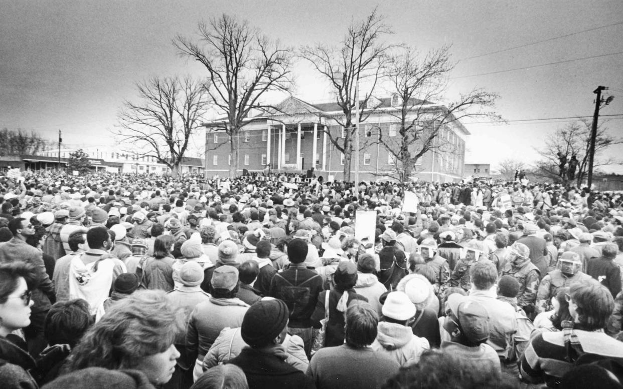 A crowd gathers at Forsyth County Courthouse after a civil rights march led by Coretta Scott King in 1987.