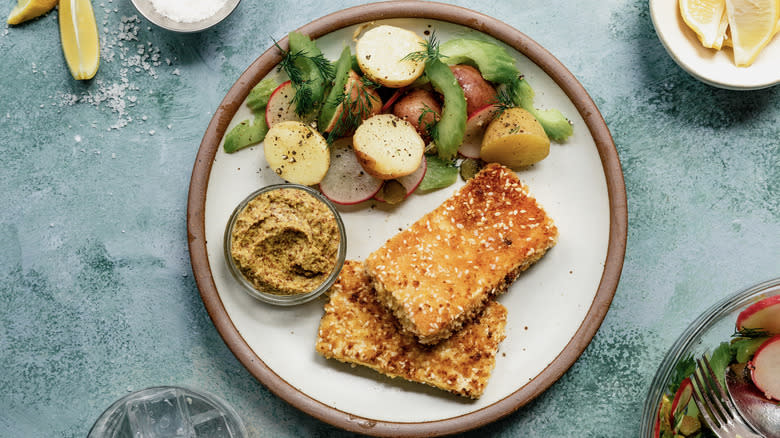 tofu schnitzel with potatoes