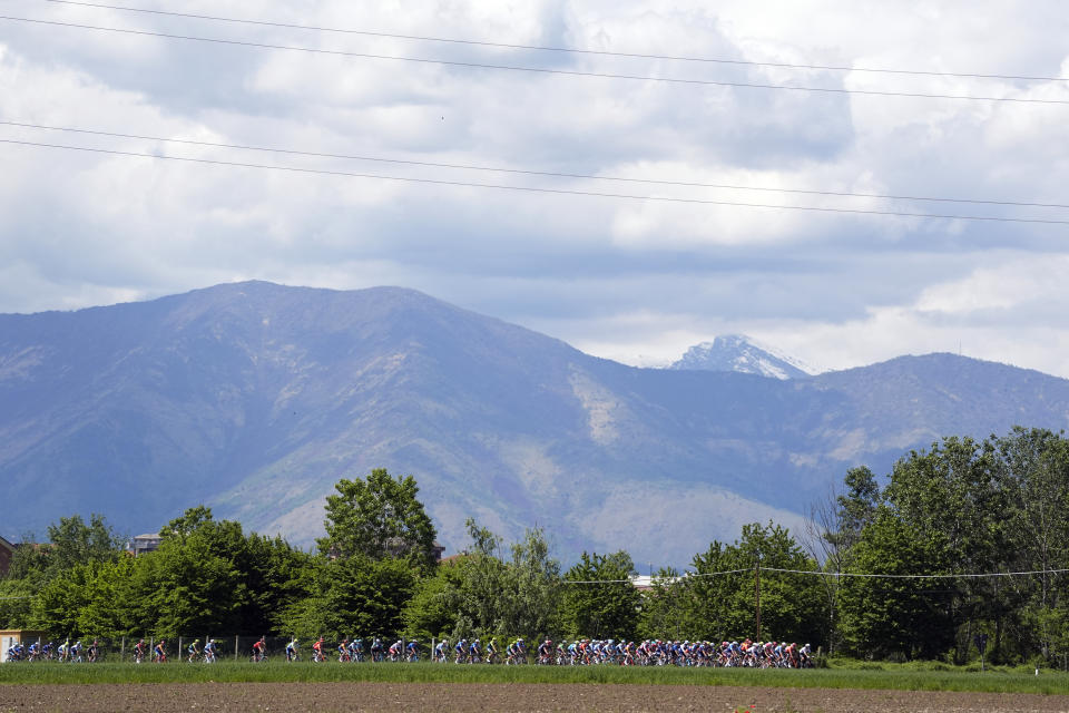 The race during stage 1 of the Giro d'Italia from Venaria Reale to Turin, Italy, Saturday May 4, 2024. (Gian Mattia D'Alberto/LaPresse via AP)
