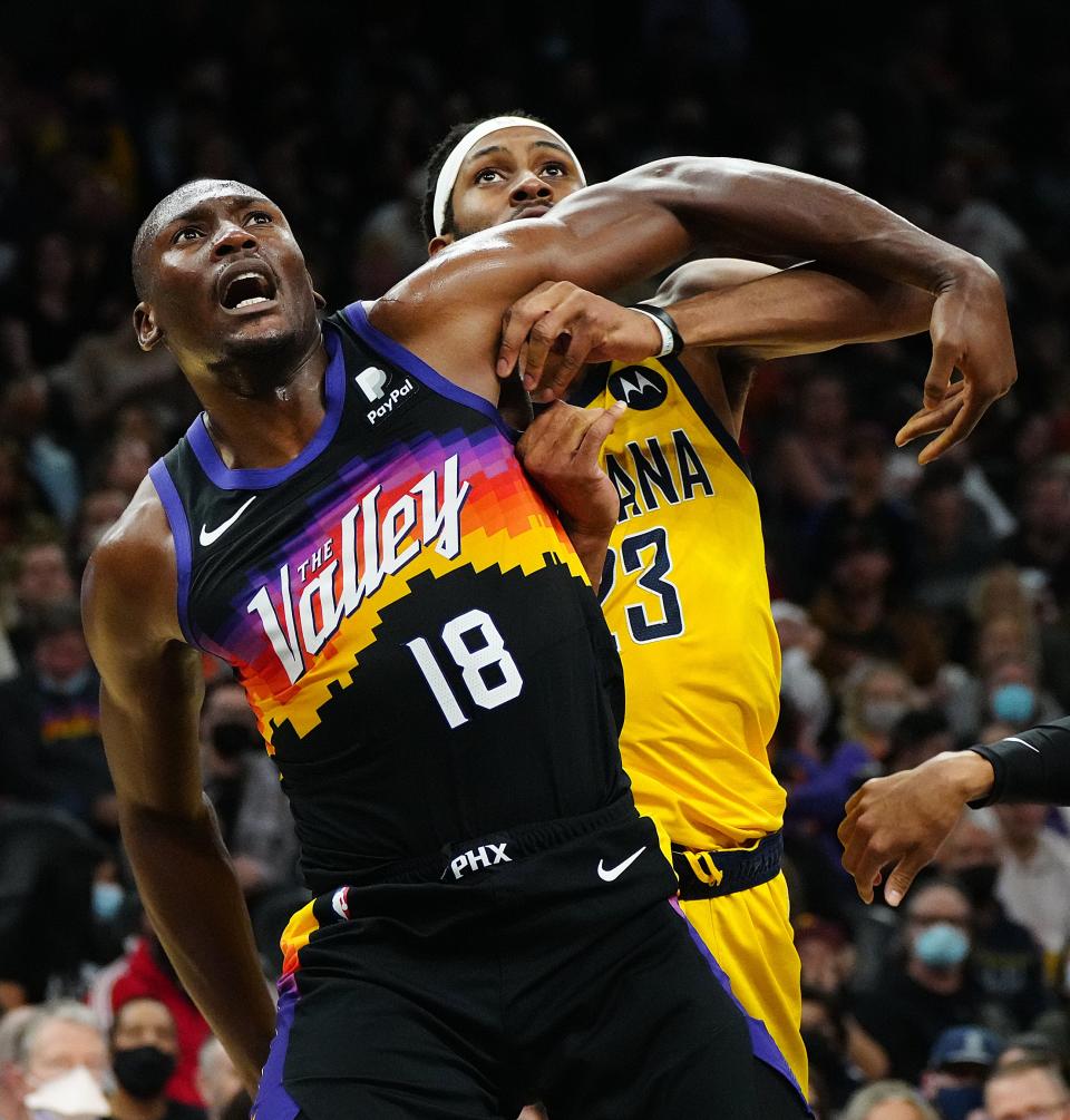 Jan 22, 2022; Phoenix, Arizona, USA; Suns' Bismack Biyombo (18) boxes out Pacers' Isaiah Jackson (23) during the second half at the Footprint Center.