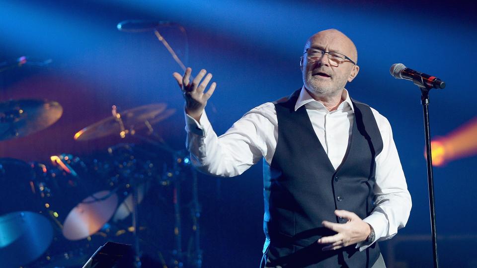 MIAMI BEACH, FL - MARCH 11:  Phil Collins performs at The Little Dreams Foundation Benefit Gala: Dreaming on the Beach at Fillmore Miami Beach on March 11, 2016 in Miami Beach, Florida.