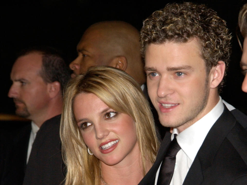 Britney Spears und Justin Timberlake im Jahr 2002 (Bild: Featureflash Photo Agency/Shutterstock.com)