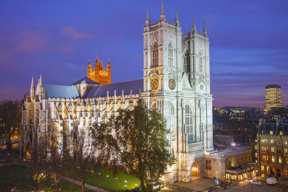 westminster abbey at night