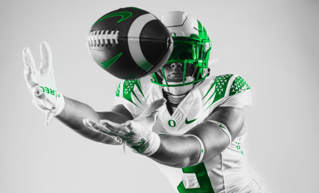 LOOK: Ducks unveil new uniform combination for road game vs. Washington  State