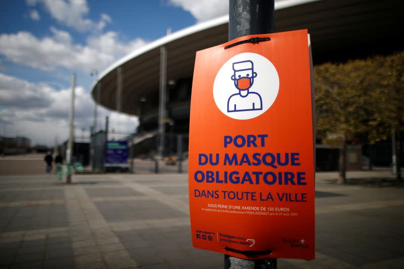 Vaccinations begin at the Stade de France stadium opened as a mass vaccination center