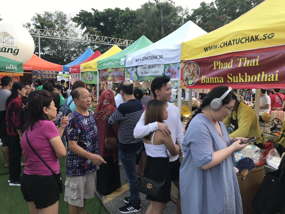 Stalls and crowd at Chatuchak Night Market Singapore. (PHOTO: Lim Yian Lu/Yahoo Lifestyle SEA)