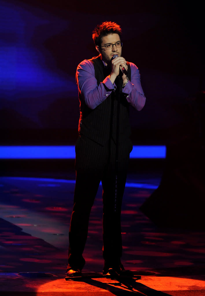 Danny Gokey performs "Dream On" by Aerosmith on "American Idol."