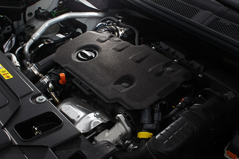 1.5L BlueHDi柴油引擎具備130匹與30.6公斤米輸出，更帶來每公升18.4km的優異平均油耗。