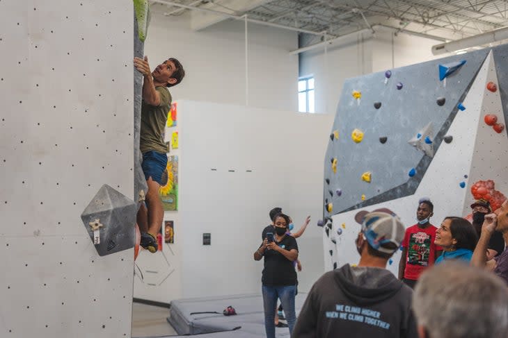 Alex Honnold climbs at Memphis Rox climbing gym.