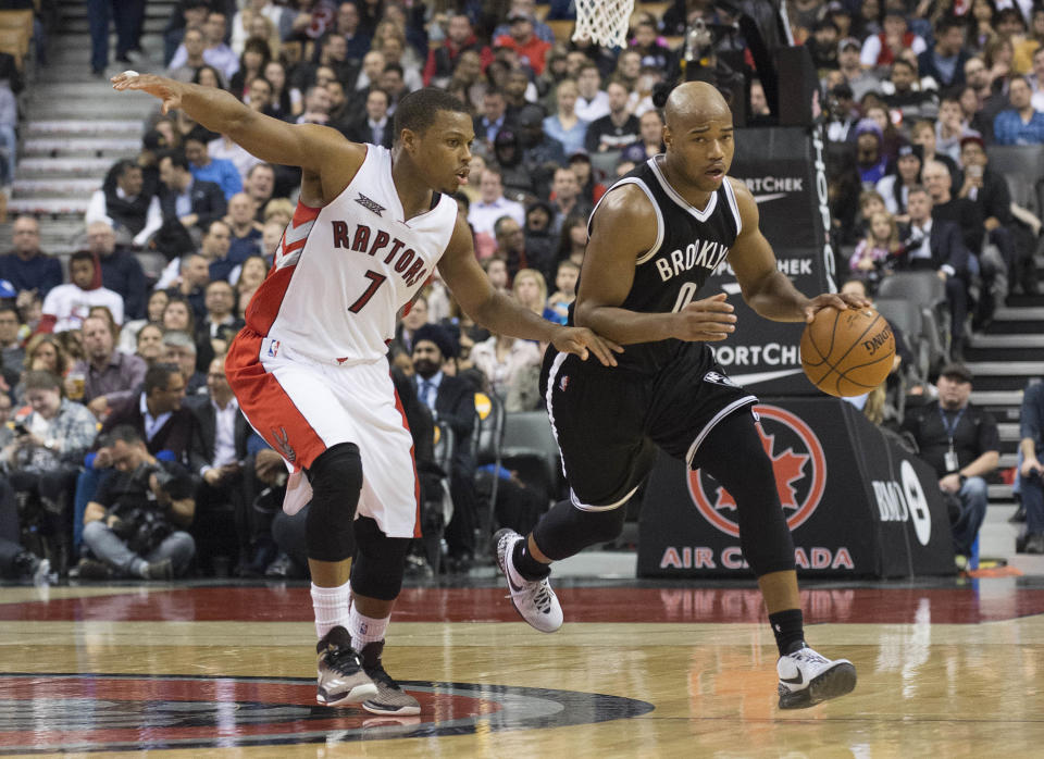 Toronto couldn't hold off a pair of former Raptors in Wednesday's loss. (USA TODAY Sports)