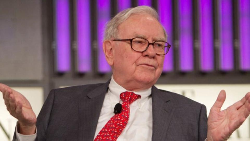 Financial system | Warren Buffett proposed a approach to make sure that 'anybody prepared to work 40 hours every week has life' - and it might price employers nothing.