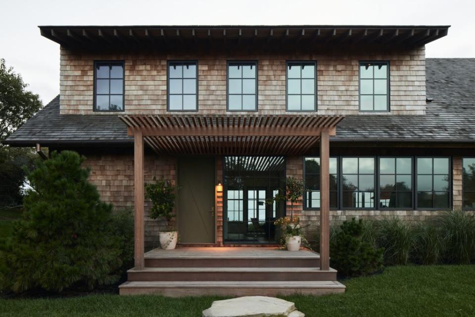 The man behind Montauk’s famed Surf Lodge also designed this cedar-shingled Montauk beach house. Glen Allsop