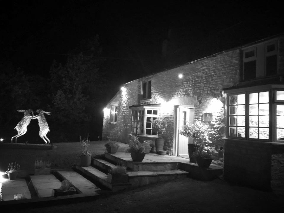 7) The Hare Inn