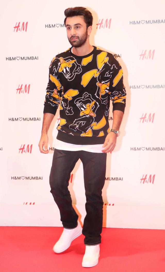 Pin by Anjali on Ranbir kapoor  Graphic sweatshirt, Handsome, Fashion