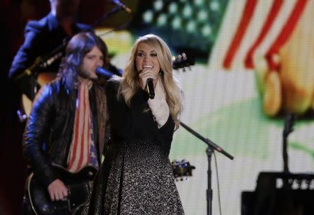 Singer Carrie Underwood performs during The Concert for Valor on the National Mall on Veterans' Day in Washington, November 11, 2014. REUTERS/Gary Cameron