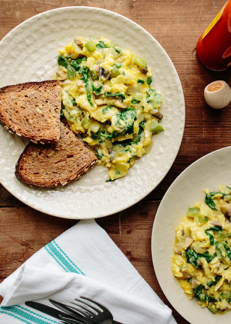 Scrambled Eggs With Green Peppers & Mushrooms