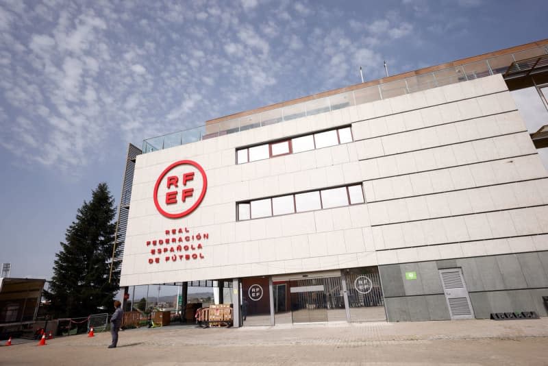 An exterior view of the Royal Spanish Football Federation (RFEF) in Madrid. Spanish police raided offices of the nation's football federation RFEF and other properties, and carried out seven arrests, the Guardia Civil confirmed to dpa on Wednesday. Óscar J.Barroso/Afp7/EUROPA PRESS/dpa