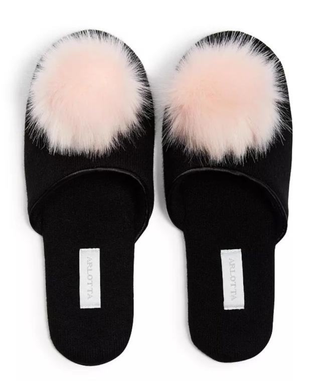 kylie jenner louis vuitton fluffy slippers