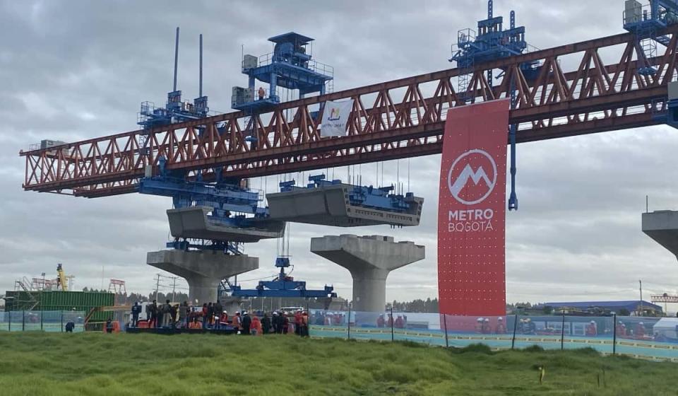 Viga para construir el metro de Bogotá. Foto: @bienconcreto