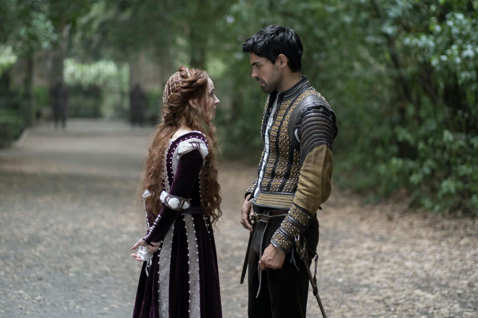 Kaitlyn Dever and Sean Teale in 'Rosaline'<span class="copyright">Moris Puccio—20th Century Studio</span>