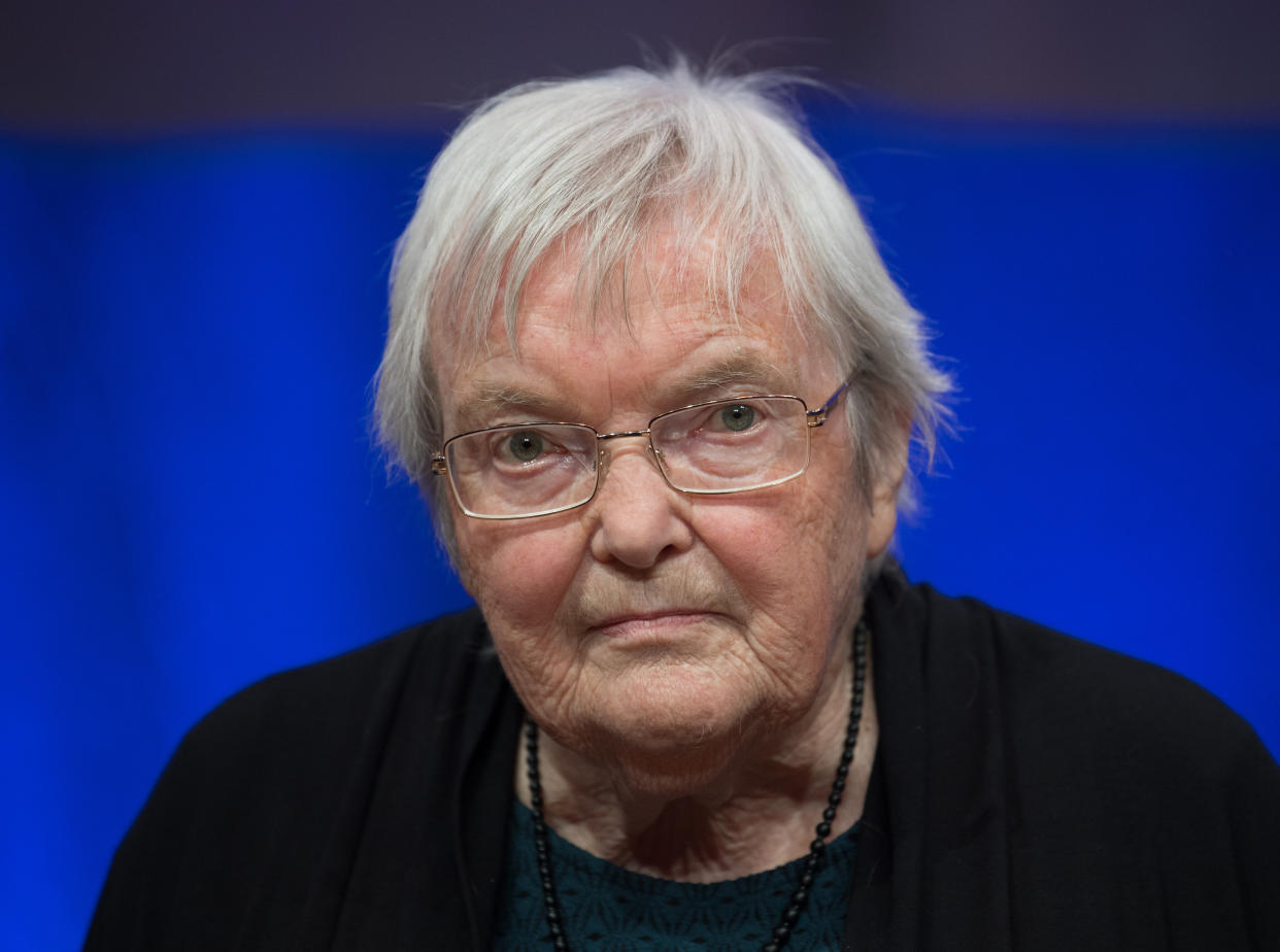 Gudrun Pausewang ist im Alter von 91 Jahren verstorben (Bild: Arne Dedert/dpa)