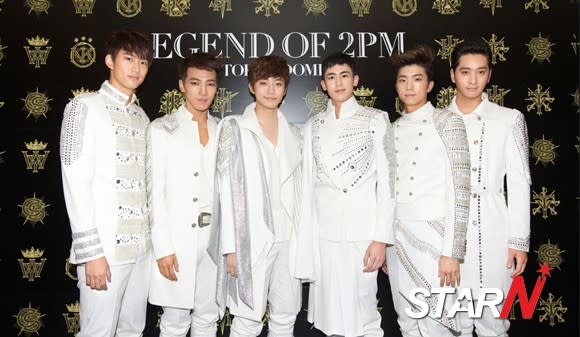 2PM tell that they want to become like SHINHWA