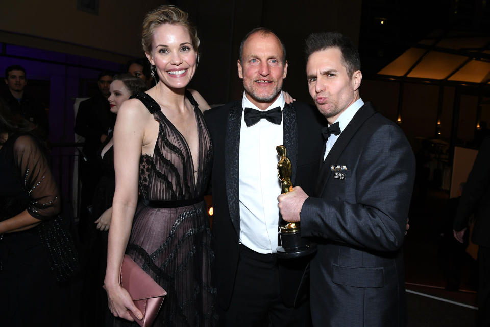 Leslie Bibb, Woody Harrelson, and Sam Rockwell