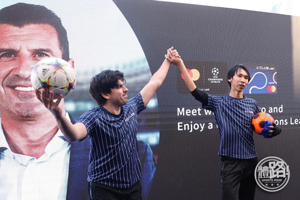 早前於花式足球世界賽得殿軍的施寶盛（右）與拍檔Pedro作暖場表演。