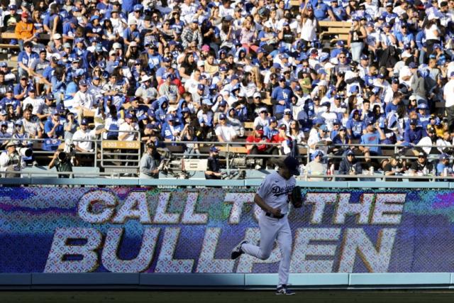 Dodgers' Justin Turner out of lineup for NLCS Game 2 with neck