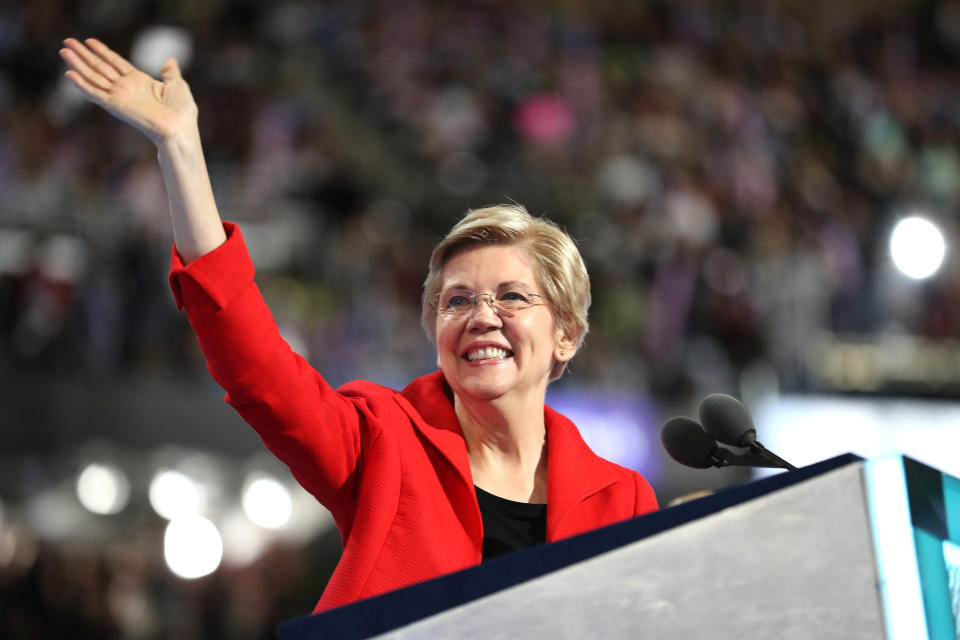 Elizabeth Warren shows off radiant skin at the Democratic National Convention in 2019. (Credit: Getty Images)