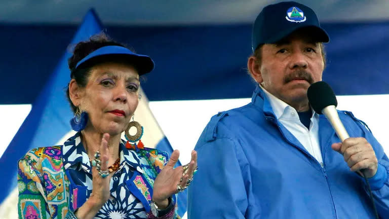 Daniel Ortega y su mujer, la vicepresidenta Rosario Murillo