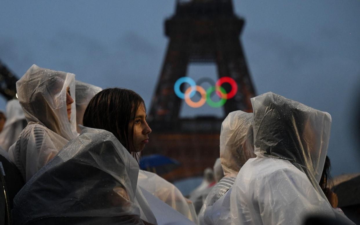 Paris spectator