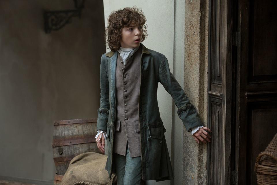 Heughan pulled a muscle when he tackled Romain Berrux (Fergus) in season 2.