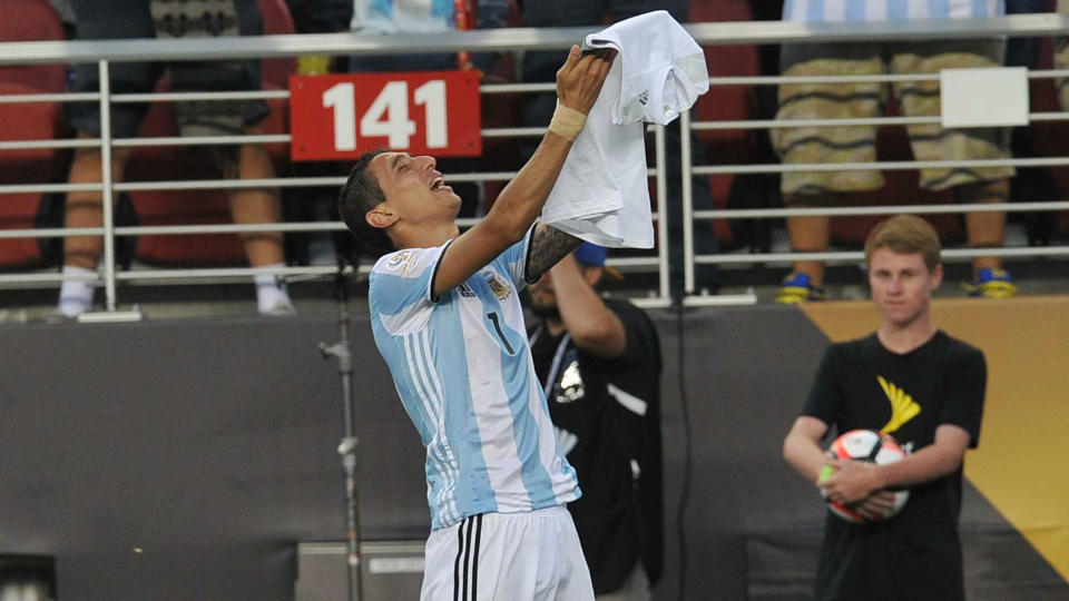 Fideo abrió el partido ante Chile y tuvo un festejo a pura emoción.