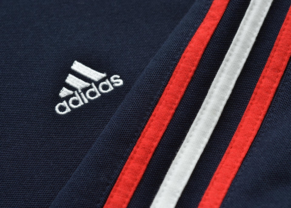 Die drei Streifen prägen das Markenlogo von Adidas. (Bild Getty)