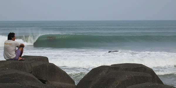 <strong>Taiwan </strong> Though not known as a world-class surf destination, Taiwan is an exciting surprise. The locals are amazingly friendly, the food is top notch, and yes there are really fun waves. You’ll find uncrowded breaks along the coast, but the word is spreading and Taiwan is slowly breaking onto the surf scene - particularly among long boarders.