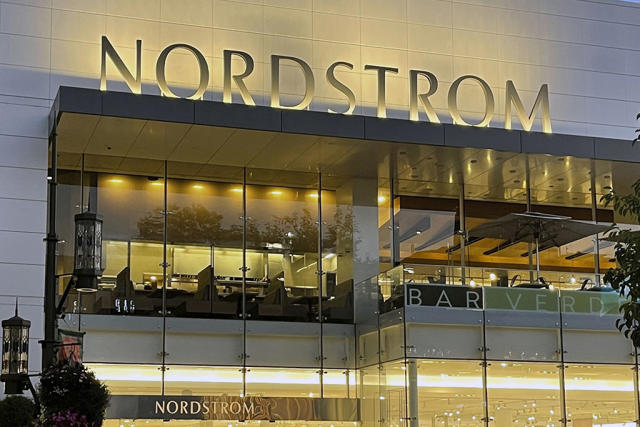 Dozens of looters target Nordstrom store in Walnut Creek, California