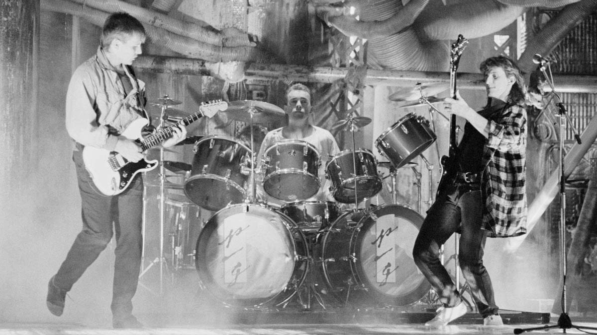  Rush in 1984, shooting a video in London. 