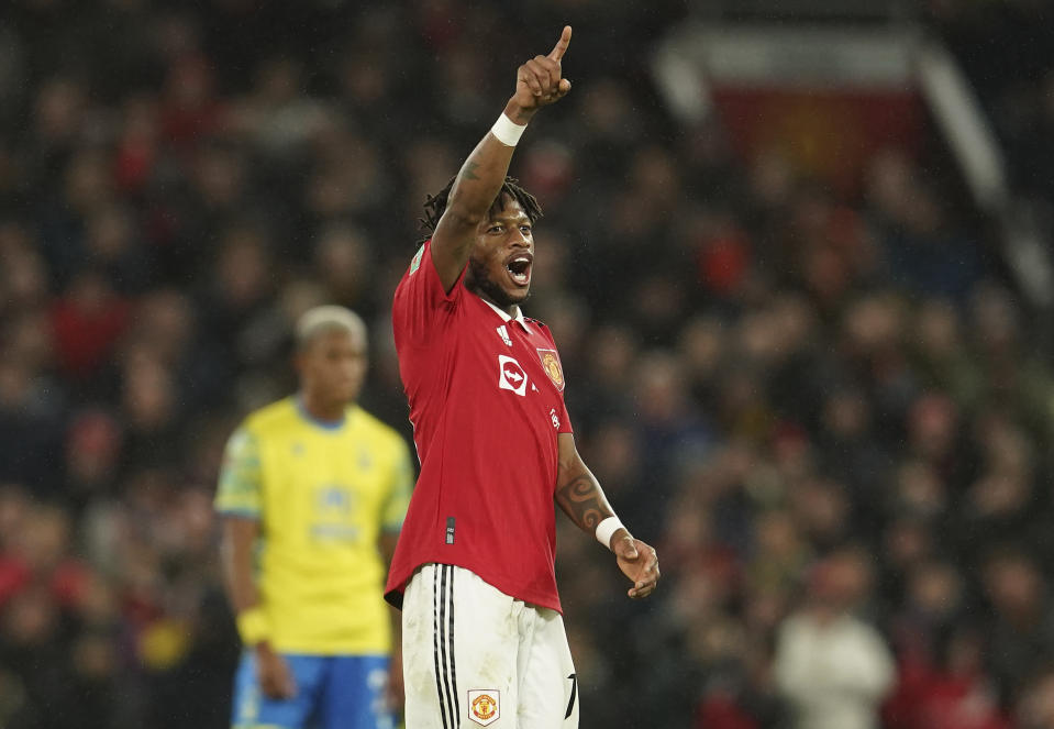 El brasileño Fred, del Manchester United, festeja tras anotar el segundo tanto del encuentro de vuelta ante Nottingham Forest en las semifinales de la Copa de la Liga, el miércoles 1 de febrero de 2023 (AP Foto/Dave Thompson)