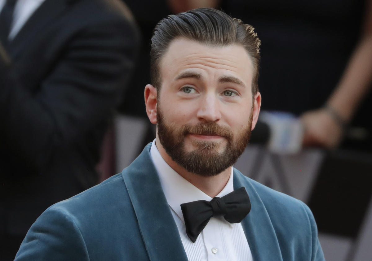 Chris Evans Uses Nsfw Photo Scandal For A Civics Lesson Video 