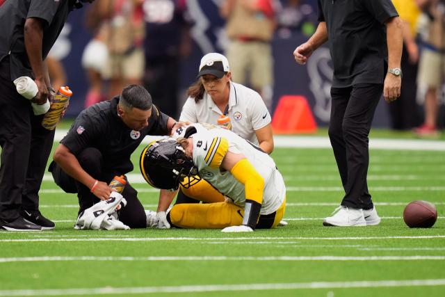 Steelers QB Kenny Pickett leaves loss against Texans after