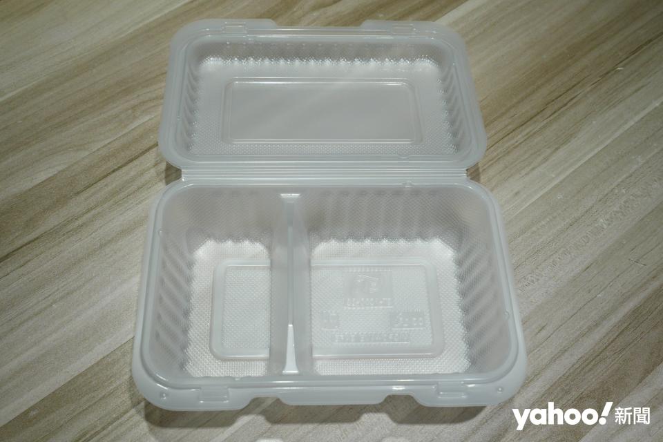 Jason指一個月前改用PVC膠飯盒，因成本上漲而每個飯盒加價1元，但表示將來改用非塑膠餐具時不會再加價。